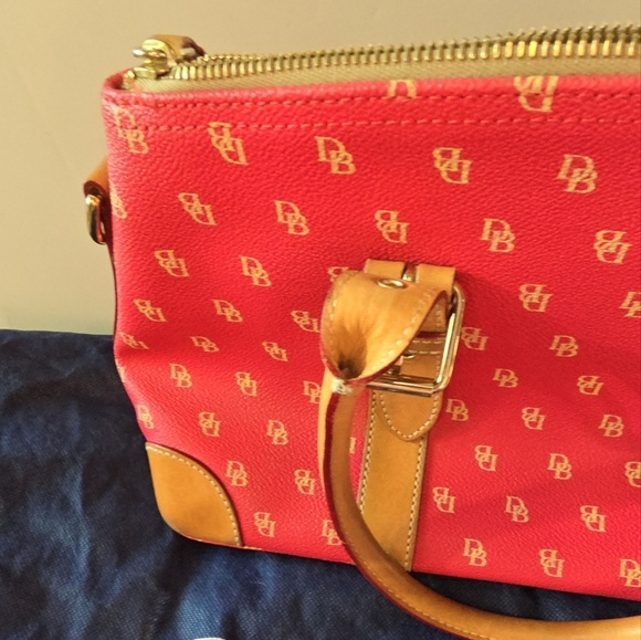 Dooney and Bourke Pink Signature Handbag - Picture 8 of 8